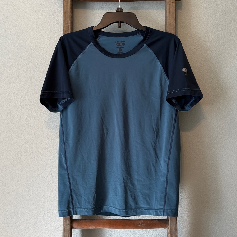 Mountain Hardwear Men's Two-Tone Blue Raglan Short Sleeve Technical Shirt